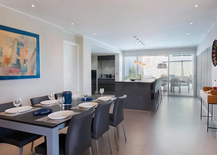 Villa La Pinede By The Sea Pinarellu