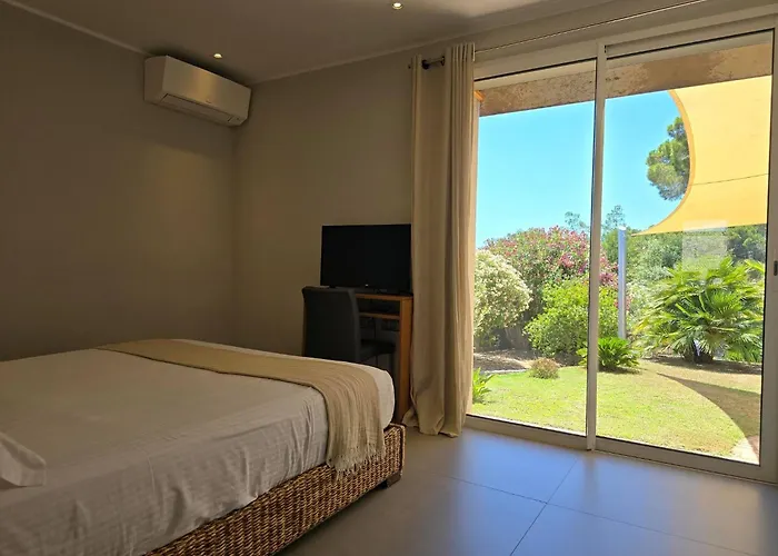 Villa La Pinede By The Sea